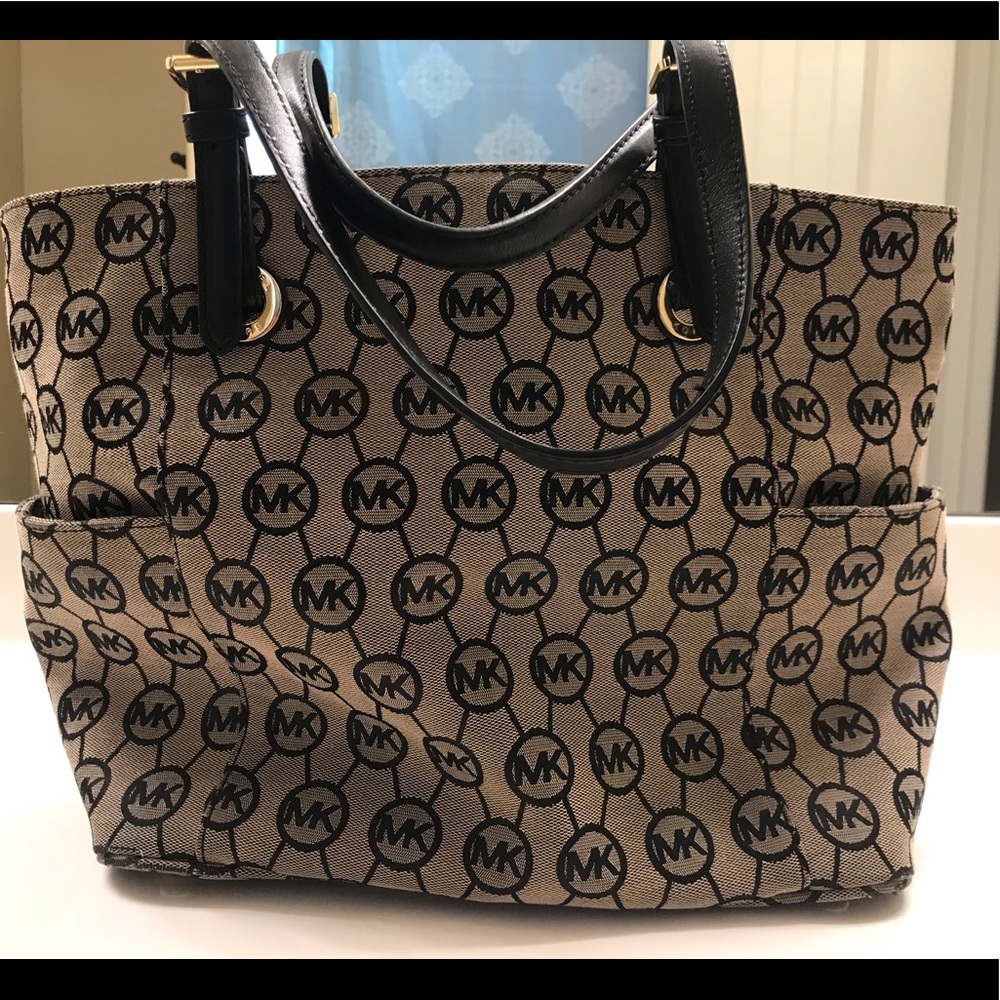 Micheal kors purse